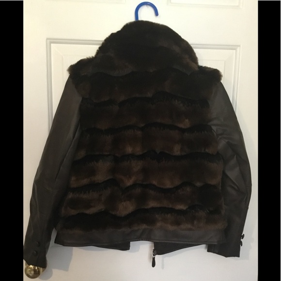 Luxurious small faux fur brown jacket - Picture 6 of 8
